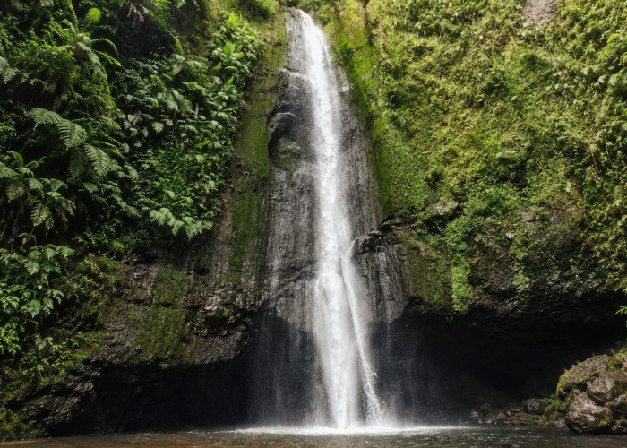 Pesona Curug Putih Cisayong, Air Terjun Tersembunyi di Kaki Gunung Galunggung yang Bikin Betah