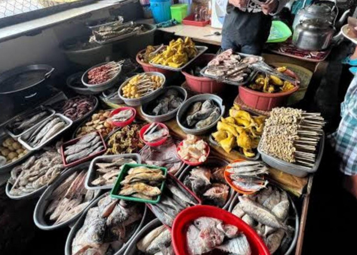 Warung Nasi Ibu Kiroh: Menjelajahi Kedahsyatan Kuliner Sunda Legendaris di Samping Radar TV Tasikmalaya