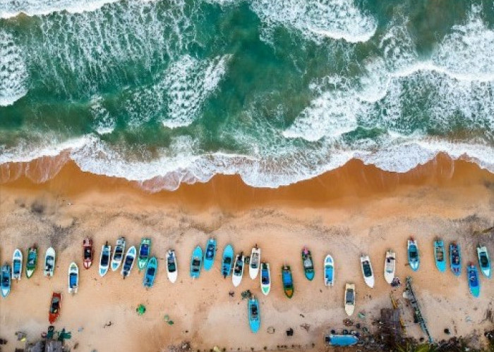 Cocok untuk Mengisi Libur Akhir Pekan, Ini Rekomendasi 7 Pantai di Jawa Barat 