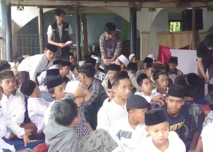 Paskas Tasikmalaya Salurkan Bantuan Bagi Ratusan Santri, Berisi Paket Kebersihan dan Perlengkapan Sekolah
