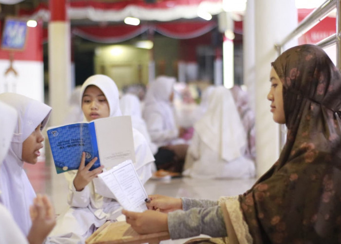 Ternyata Bukan Kurang Pintar, Ini Trik 'Ayoman' yang Bikin Santri Melampaui Target Belajar
