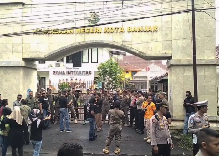 Aksioma Pertanyakan Kasus Dugaan Korupsi Tunjangan Perumahan, Massa Minta Terduga Pelaku Utama Jadi Tersangka