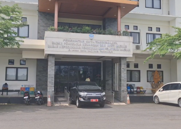 Pemkot Bantah Beli Mobil Dinas Baru untuk Istri Kepala Daerah, Sekda Klarifikasi Begini....