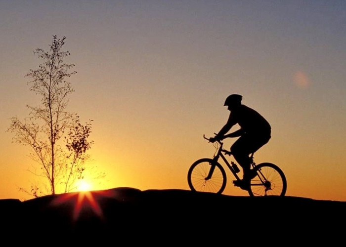 Bukan Sekadar Hobi, Ini Fakta Medis Kenapa Bersepeda Bisa Bikin Panjang Umur