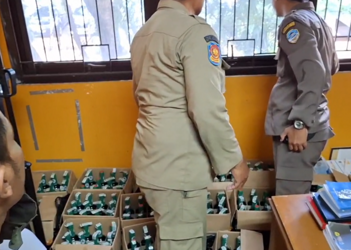 Satpol PP Temukan Ratusan Botol Minuman Keras Tak Bertuan, Temuan Miras Hasil Dari Laporan Masyarakat