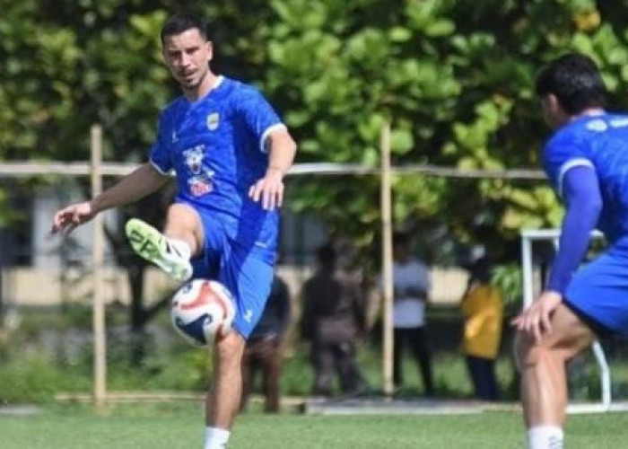 Profil Thom Haye: Dari Juara Eropa Bersama Belanda hingga Menjadi Idola Baru di Tanah Air