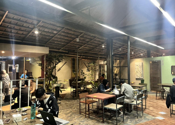 Kantin Manis Riang, Tempat Nongkrong Baru di Tasikmalaya yang Bikin Kamu Nyaman dan Penuh Cerita