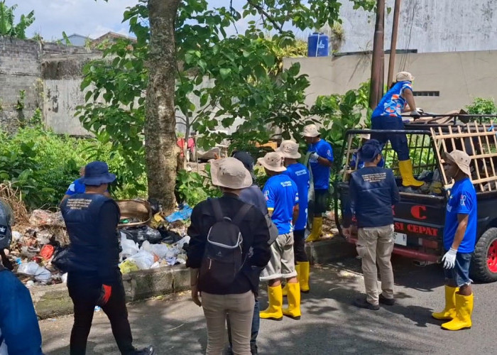 ODGJ Bersihkan Sampah, Jadi Sindiran Bagi Pembuang Sampah Sembarangan