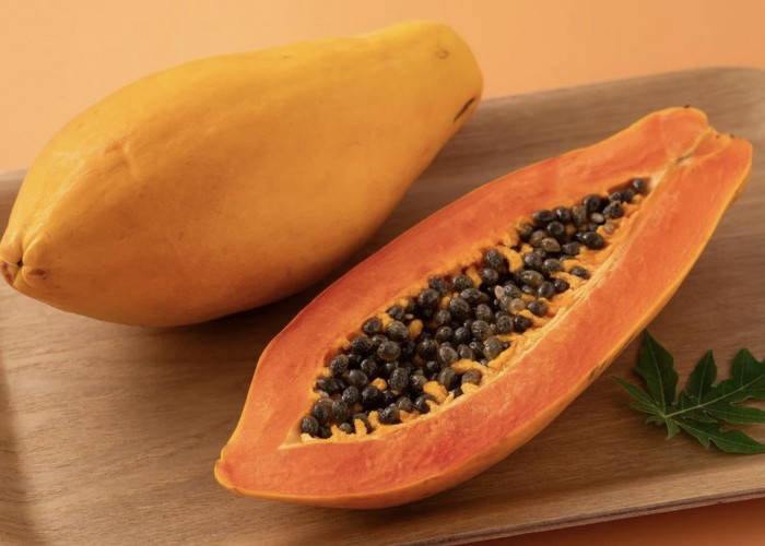 Bukan Cuma Lancarin Pencernaan, Ini Alasan Kamu Harus Rutin Makan Pepaya