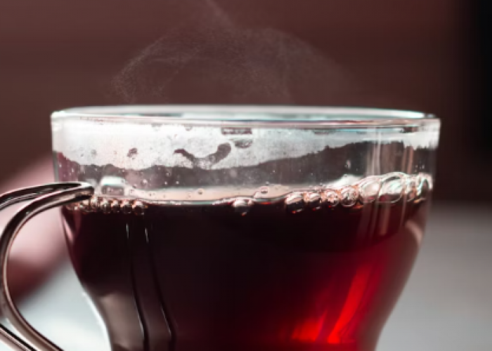 Mengapa Teh Hangat Menjadi “Pertolongan Pertama” di Banyak Rumah Indonesia?