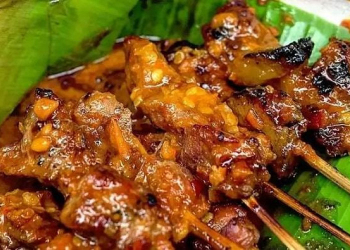 Rela Antre Berjam-jam! Ini Rahasia di Balik Gurihnya Sate Jando Gasibu yang Viral di Bandung