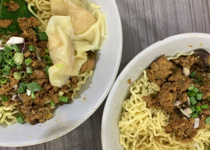 Mengungkap Sejarah dan Resep Mie Pangsit Ayam yang Melegenda, Makanan Ikonik Khas Kota Bandung 