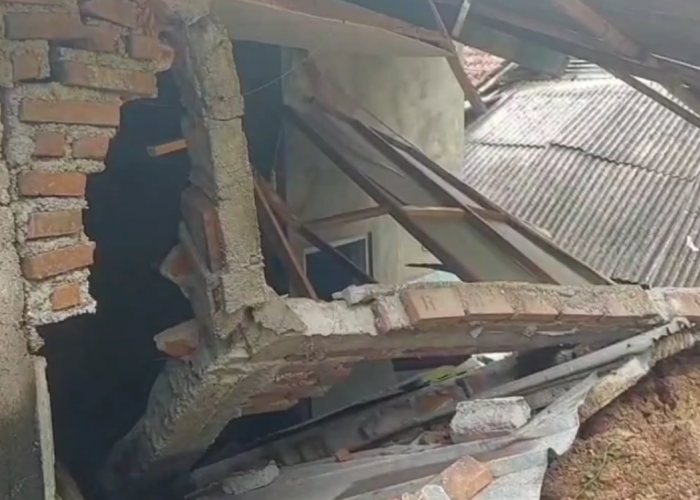 Hujan Deras, Pasutri di Banjar Nyaris Tertimbun Longsor, Saat Kejadian Pemilik Rumah Sedang Tidur