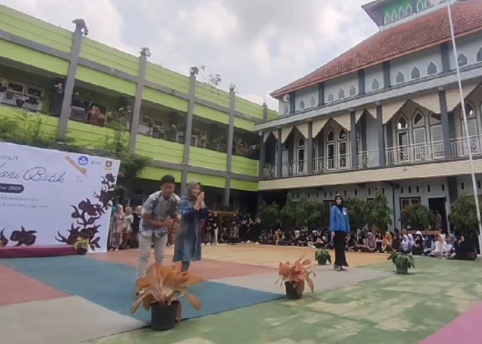 Pelajar Ciamis Meriahkan Fashion Show Hari Batik Nasional, Tumbuhkan Kecintaan Pada Warisan Budaya Indonesia