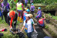 Cegah Genangan, Hambatan di Saluran Air Cibadodoh Dibongkar, Diperparah dengan Tumpukan Sampah dan Batu Besar