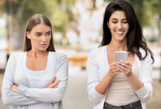 Berhenti Jadi Penonton Masa Depan Orang Lain: Trik Waras Hadapi Social Media