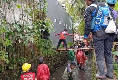 Warga Bersihkan Sungai Dengan Gotong Royong Akbar, Diapresiasi Wakil Wali Kota Tasikmalaya Diky Chandra