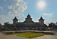 Wisata Murah Meriah di Tasik! Menikmati Senja di Alun-Alun Manonjaya