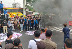 PMII Kritik Satu Tahun Kinerja Wali Kota Tasikmalaya, Viman Tak Hadir: Aksi Saling Dorong Tak Terhindarkan