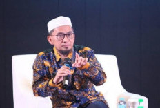 Pahala Tanpa Batas! Ustadz Adi Hidayat Ungkap Amalan Khusus Perempuan Agar Masuk Surga Bergandengan