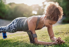 Jangan Kaget! Ini yang Terjadi pada Tubuhmu Kalau Rutin Plank Setiap Pagi