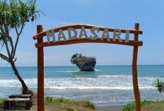 Menyusuri Keindahan Pantai Madasari, Menemukan Ketenangan di Tengah Deburan Ombak