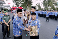 Bupati Ciamis Apresiasi ASN Berprestasi Saat Apel Peringatan Hari Besar Nasional 2025