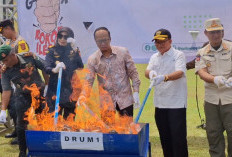 Rugikan Negara Hingga Rp 8,7 Miliar, 5,5 Juta Batang Rokok Ilegal Hasil Penindakan Dimusnahkan 