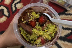 Perpaduan Tiga Rasa, Strawberry Pistachio Coklat Jadi Menu Menarik di Berry Bliss JB Lanud Tasikmalaya