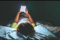 Scroll Media Sosial Sebelum Tidur, Kebiasaan Kecil yang Sulit Ditinggalkan