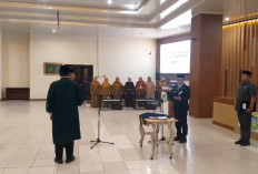 Bupati Cecep Lantik Roni Akhmad Sahroni Jadi PJ Sekda, Instruksikan Percepatan Reformasi Birokrasi dan Digital