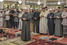 Makmum Harus Baca Al-Fatihah atau Cukup Dengarkan Imam? Ini Penjelasan Ulama