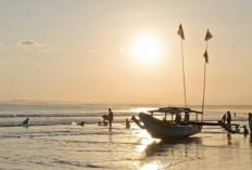 Menikmati Senja di Pantai Pangandaran, Perpaduan Laut dan Aktivitas Wisata yang Memikat