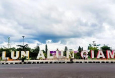 Pagi hingga Sore, Alun-alun Ciamis Dipadati Warga yang Berolahraga