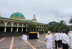 Puluhan Warga Ciamis Umroh Bersama Elqoshwa Prima Wisata, Bayar Rp 24 Juta Dapat Paket Umroh 10 Hari 