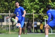 Profil Thom Haye: Dari Juara Eropa Bersama Belanda hingga Menjadi Idola Baru di Tanah Air