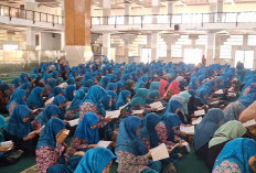 BKMM Kota Tasikmalaya Isi Ramadan dengan Berbagi Pakaian Gratis, Ajarkan Ibu-Ibu Pengajian Saling Berbag