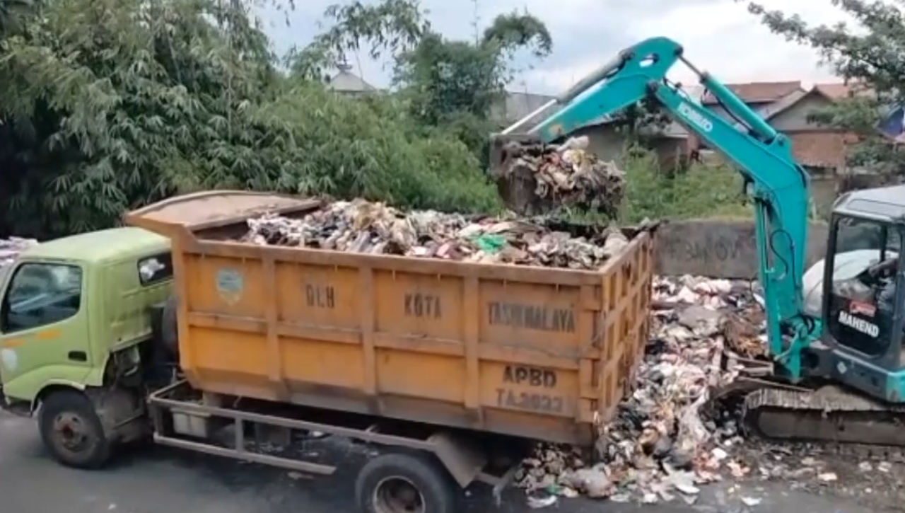 Bikin Resah Warga Sekolah, TPS Di Depan SD Argasari Akhirnya Ditutup