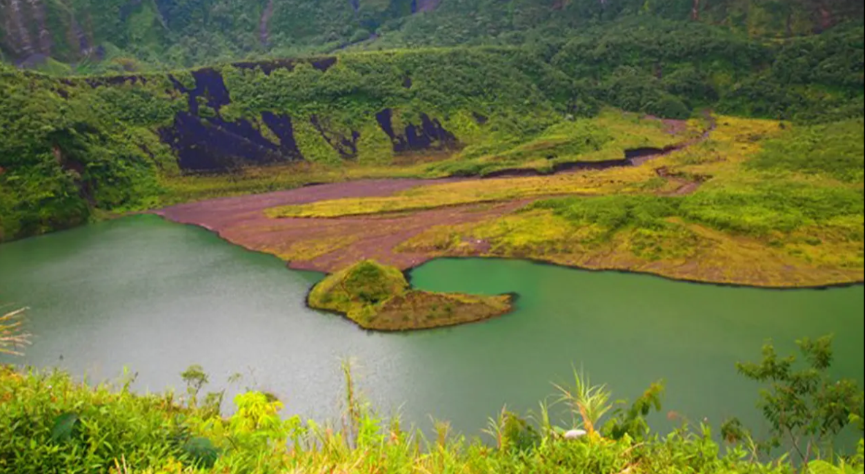 Rekomendasi 4 Tempat Wisata Alam di Galunggung Tasikmalaya