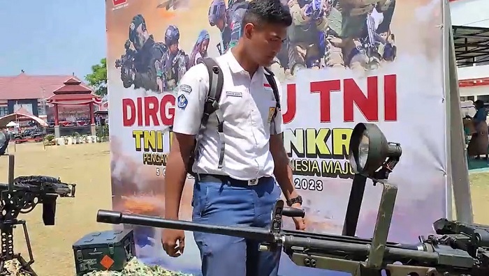 Warga Antusias Lihat Pameran Alutsista TNI