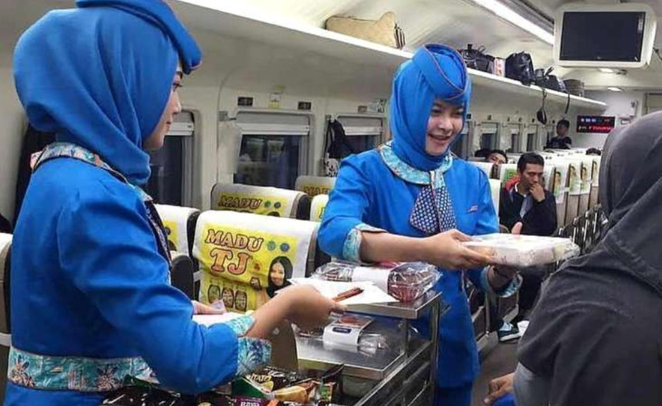 Daftar Harga dan Menu Makanan di Kereta Api, Lezat dan Nikmat