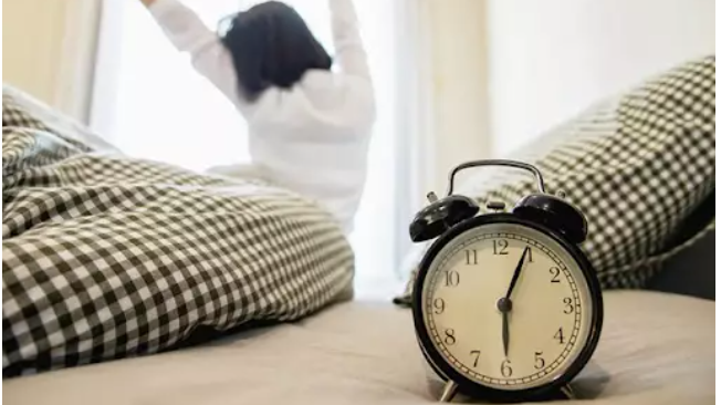 Sering insomnia sehingga sulit bangun pagi? Lakukan tips konsisten bangun pagi berikut ini!