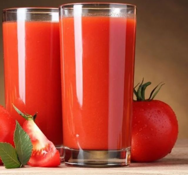 Manfaat Jus Tomat: Keajaiban Kesehatan yang Tersimpan dalam Setiap Tetesnya