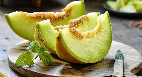 Melon untuk Diet: Buah Manis yang Menyegarkan