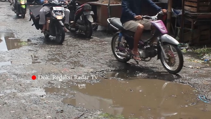 Defisit Anggaran, Waktu Perbaikan Jalan Di Cikurubuk Belum Pasti