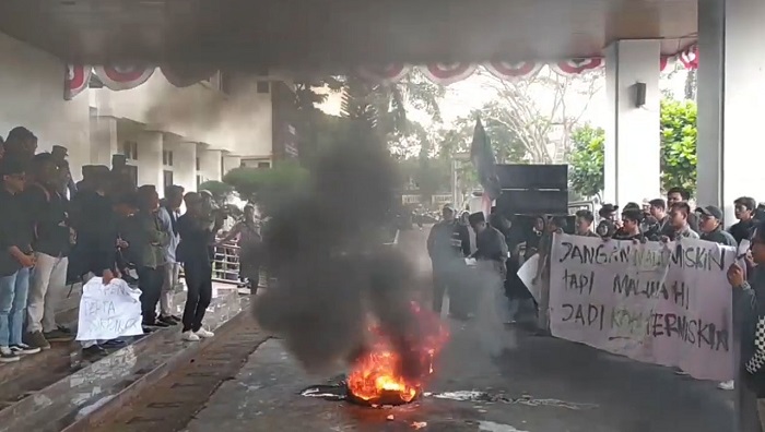 Didemo Mahasiswa, Pj Wali Kota Tasik Menghilang Tanpa Kabar